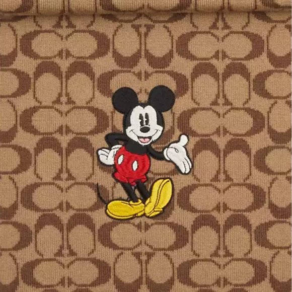 🐭 Disney X Coach Signature Mickey Mouse Muffler - Picture 2 of 6